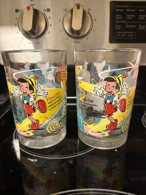 Vintage Pinocchio TinkerBell, Dunbo Bambi Glass Set -of 2Colorful Retro Graphics